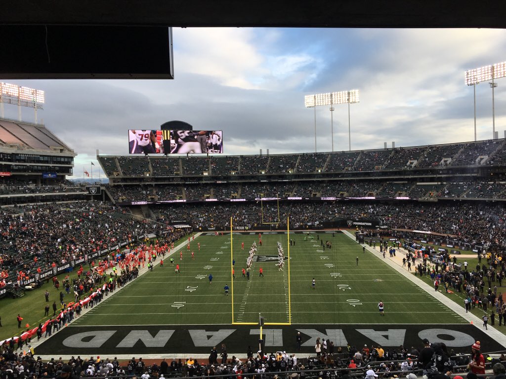 peter_bradley2's tweet photo. @samjacobs24 Wish I was back in Oakland...there a few weeks back. Enjoy the game! https://t.co/4As5vLNA8u