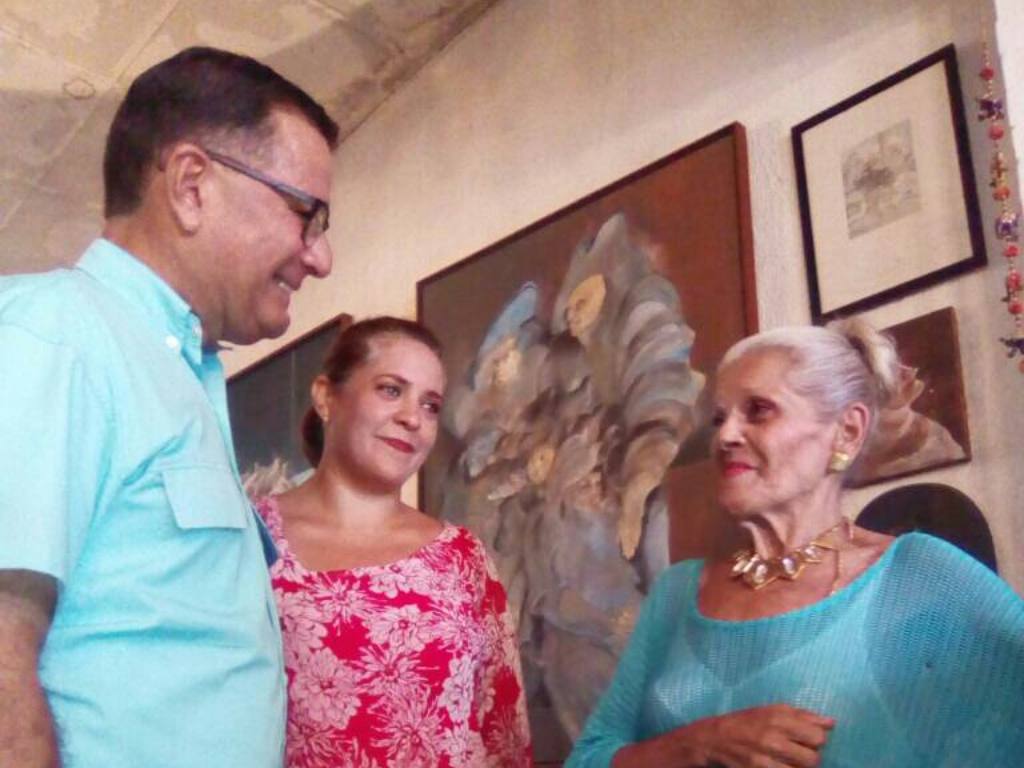 Maria Lourdes (holamaria82) Twitter