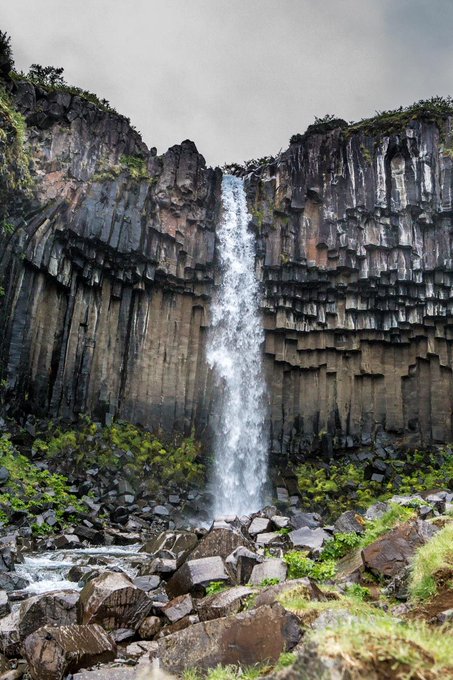 May this picture of Svartifoss, Iceland wish you a happy end of the weekend. (I took it in 2015) 🇮🇸 https://t<a href="/tag/felizdomingo"class="tags"><span>#felizdomingo</span></a>