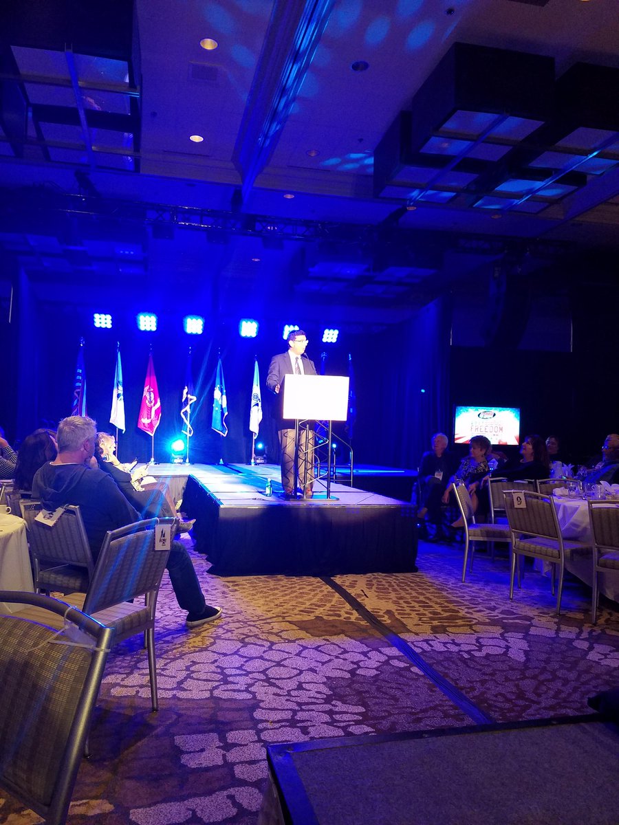 AM560TheAnswer's tweet photo. .@DineshDSouza on stage for the keynote speech at #FreedomSummit2017 https://t.co/EhQ1prqRIE
