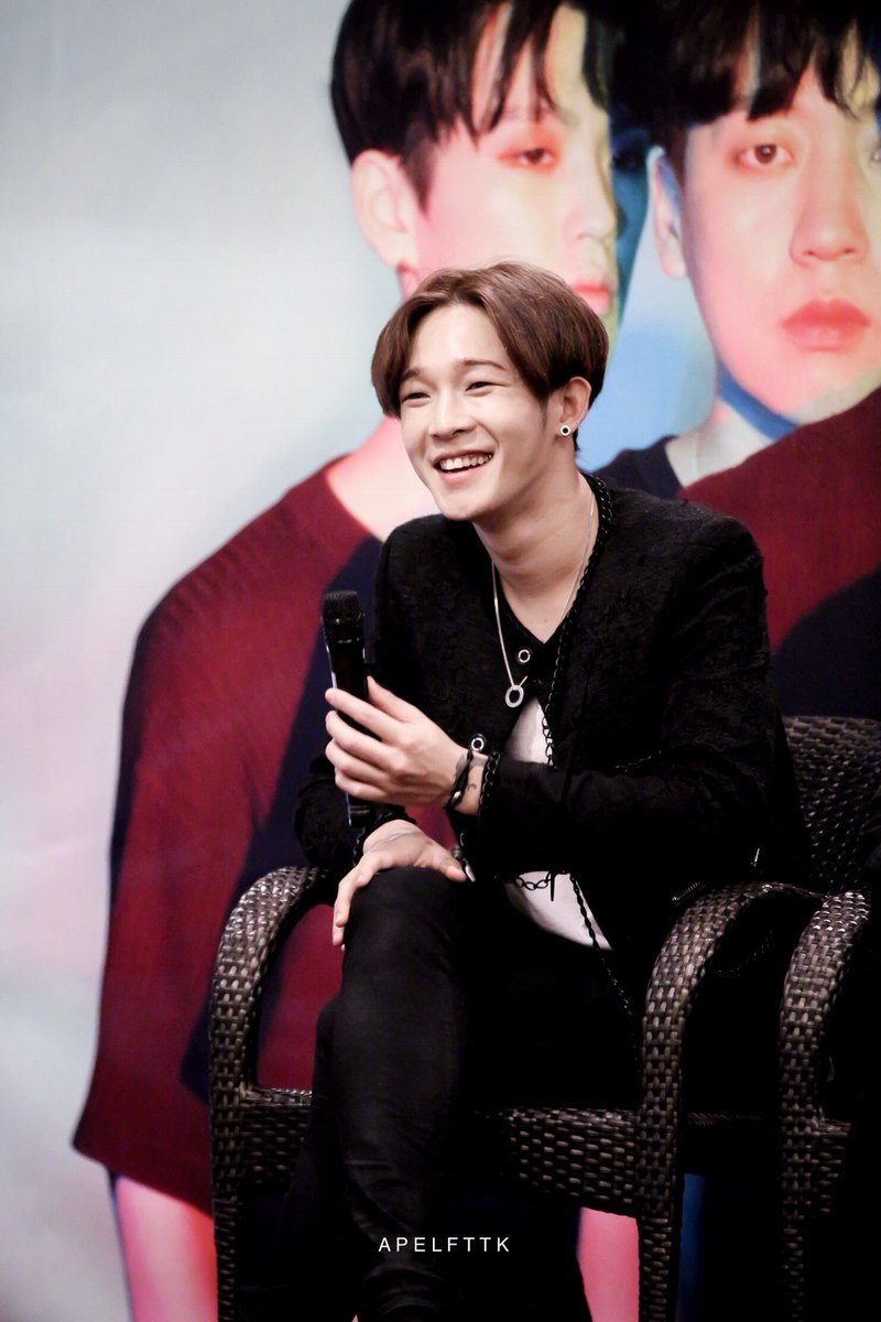 apelfttk's tweet photo. 171110 รอยยิ้มของหนูก็คือรอยยิ้มของแม่นะ ขอบคุณที่มาไทยแล้วยิ้มขนาดนี้นะ รอยยิ้มของหนูมีค่าที่สุดเลย ต่อไปนี้ก็ยิ้มเยอะๆนะ 😊😊 #남태현 #NAMTAEHYUN #SOUTHCLUBinBKK https://t.co/Fl03JVFtzf