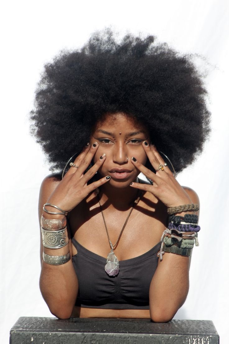 KarensBeautiful's tweet photo. Saturday Hairspiration! This 'fro is giving us life. #afros #naturalhair #fropower #naturalhair #TeamNatural #naturalhairjourney #naturallycurly #texturedhair #curlygirls #curlyhair #KarensBodyBeautiful https://t.co/YWPgl3ReJQ