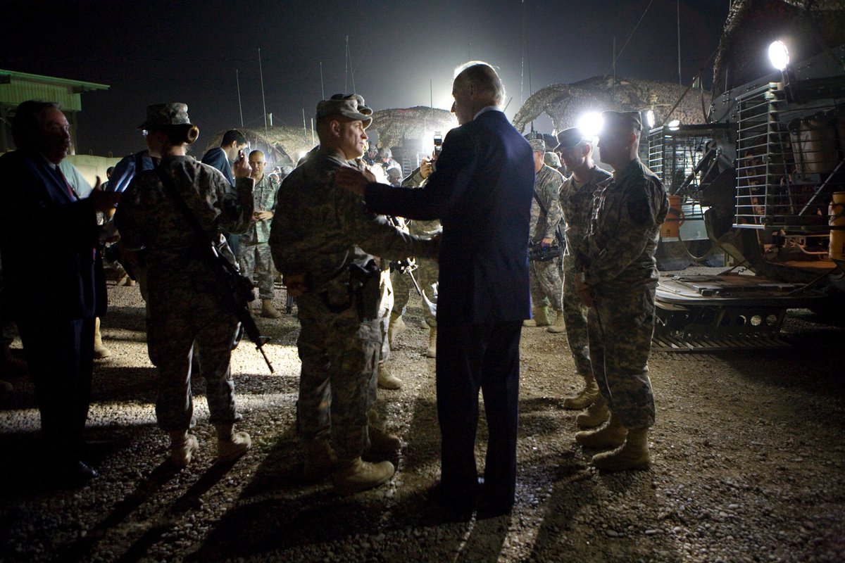 JoeBiden's tweet photo. May today serve as a reminder of our solemn duty to look after the men and women who have served in our Armed Forces and sacrificed so much for this country. #VeteransDay2017. https://t.co/fxGOqbzeSr
