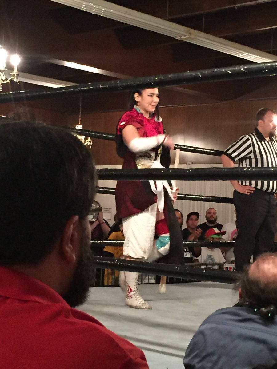 FearlessRiOT's tweet photo. @shidahikaru about to fight for the SHIMMER Championship! #SHIMMER97 https://t.co/CwMlRGBWYx