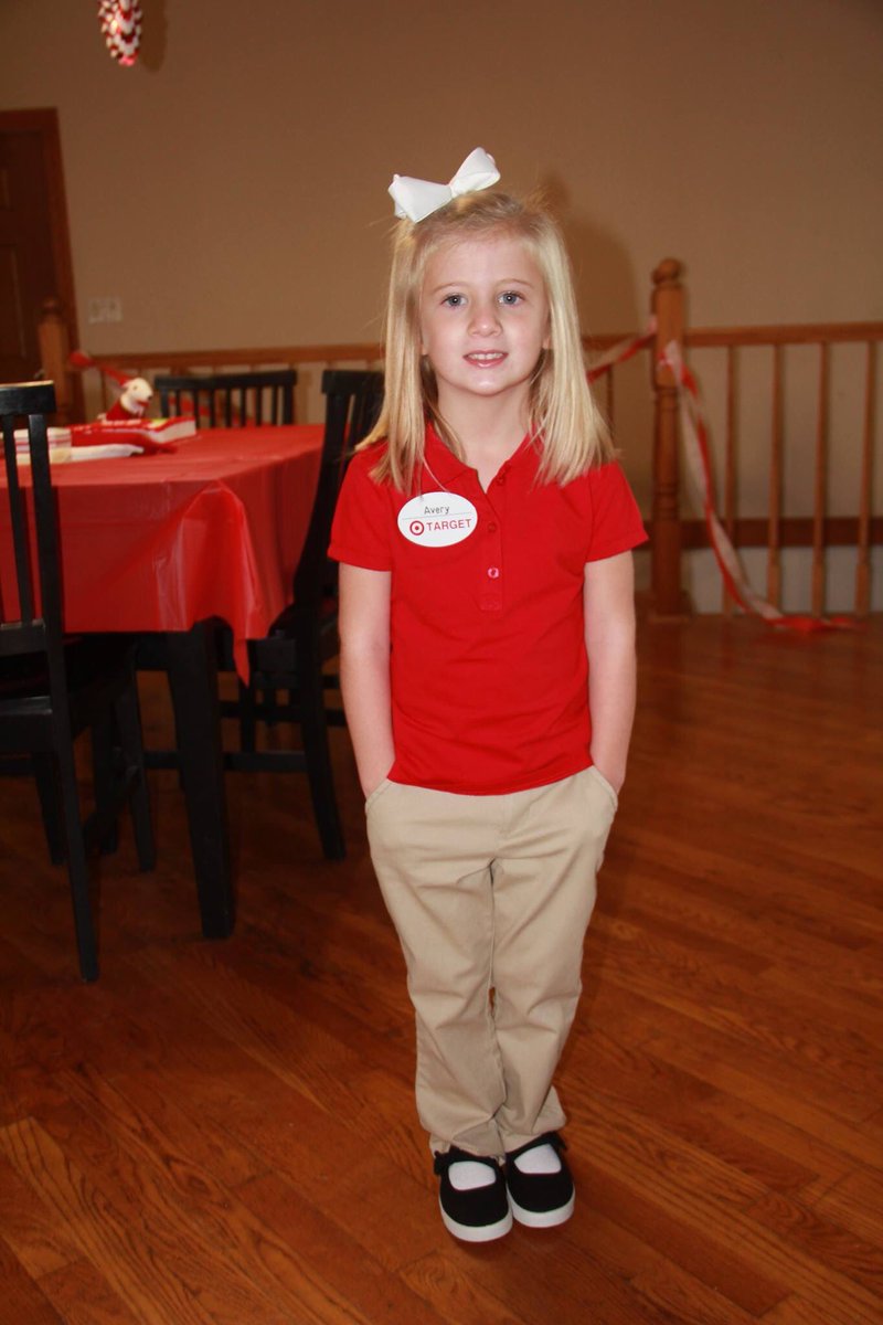 BrookeBurken's tweet photo. My 5 year old sister chose Target it as her birthday party theme @Target https://t.co/uT2Qlsr98M