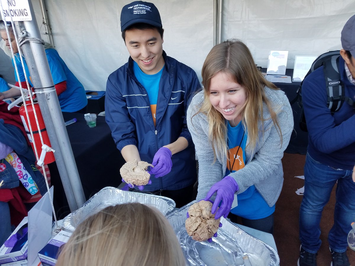 ajehrenberg's tweet photo. Amazing day at #BASF17 @bayareascience with the @UCSFmac crew. Incredible turnout and so much exciting science! https://t.co/UVlTpNKjjX