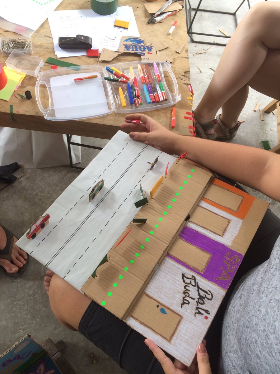 BaliSusJam's tweet photo. Building #prototypes 🙌🏼 #GsusJam #balisusjamdenpasar2017 #DesignThinking https://t.co/7GOfQ5slgH