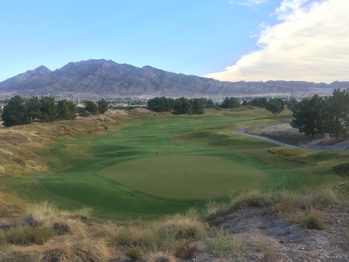 Premium turf conditions for early November <a href="/RoyalLinksGC/">Royal Links G.C.</a>   Enhanced by <a href="/UnitedTurf/">United Turf Alliance</a> &amp; Optimizer Green Shade