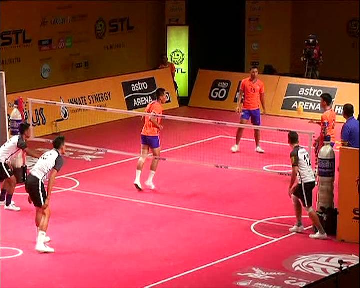 BernamaTV's tweet photo. #ICYMI #STL2017 Krisis kecergasan membelenggu pasukan Terengganu Turtles. dibedil Kuala Lumpur pada Sabtu.
https://t.co/lGklEwPYp4 https://t.co/LhZxyD2uvD
