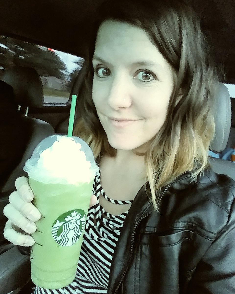AlonnaKindle's tweet photo. Free Starbucks for the bday girl https://t.co/gUyeTSfNSc