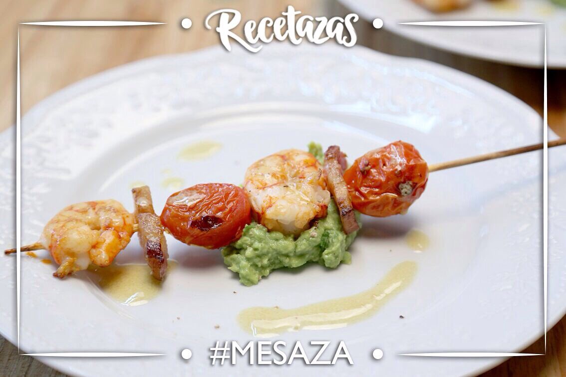 RecetazasOk's tweet photo. Todo listo para que @Martisima_SoyYo #RodolfoD’Onofrio #JorgeFernandezDíaz #FedericoCasal #GermánMoldes disfruten de los PINCHOS DE LANGOSTINOS en la mesa de @mirthalegrand https://t.co/YlfW9n4QXo