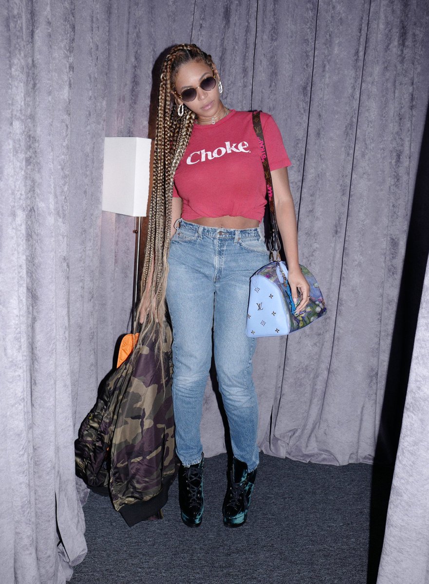 BeyLegion's tweet photo. Choke. https://t.co/9gkFWQUlan
