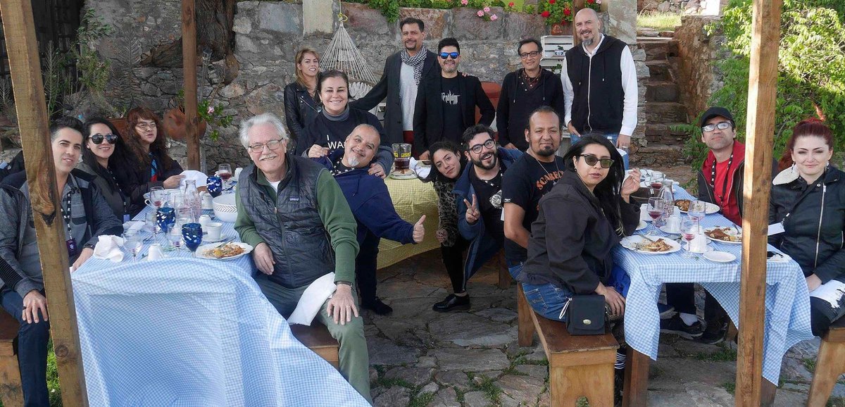 FERATUMFEST's tweet photo. Este fue el jurado que nos acompañó en #feratum2017 @brianyuzna @RodrigoGudino #carloscarrera @hbedwellk @AlanCoton @sandrabecerrilr https://t.co/qgCizOUCna