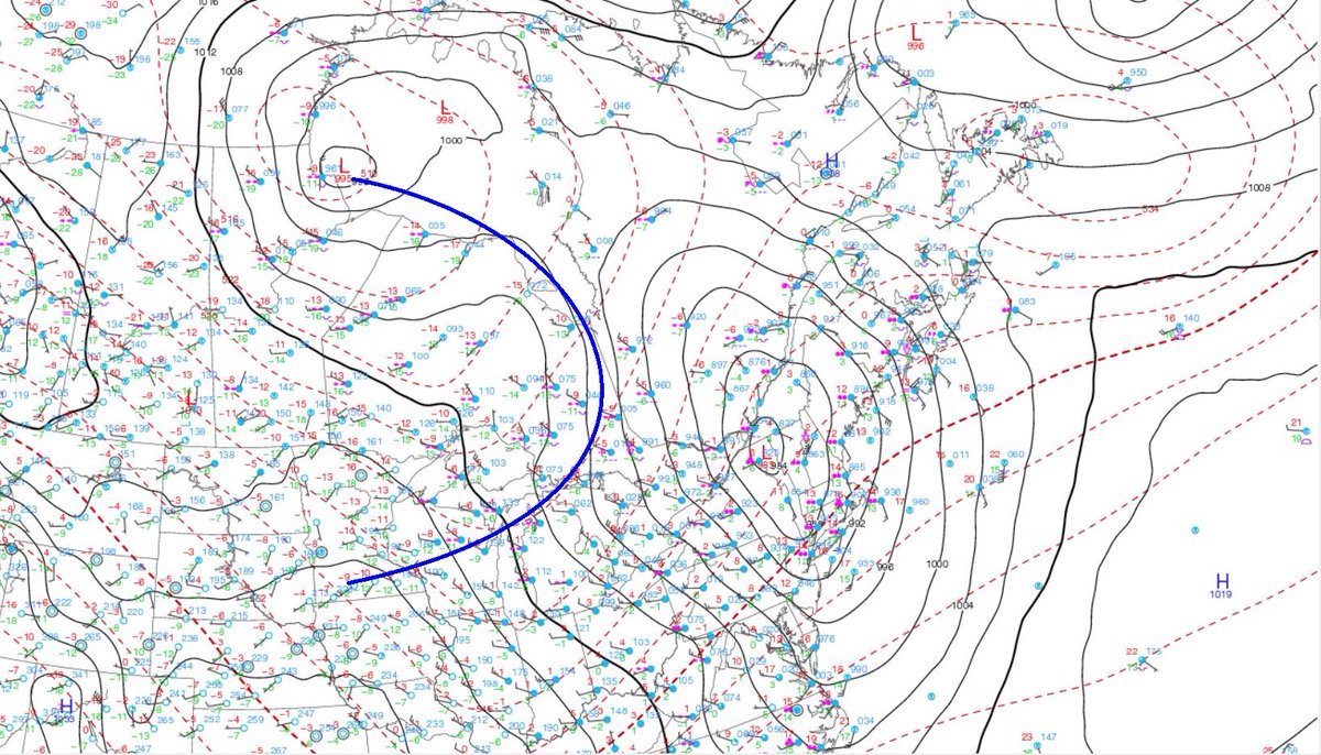 Squalls are setting up off Lake Huron and Georgian Bay with impacts already across southwestern #ONstom and along Hwy 400/404 and into eastern #GTA. As the arctic front clear the region through near midday to early afternoon, squalls will intensify.