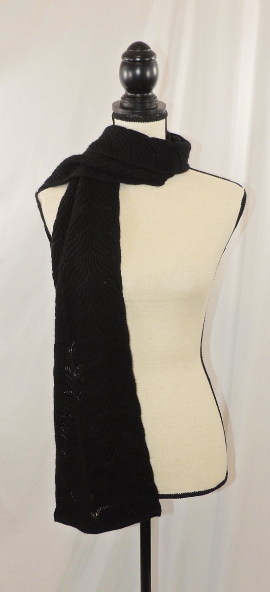 BmarcFashion's tweet photo. Nordstrom 100% Cashmere Black Knit Scarf #527 https://t.co/ZwECW5fGWn #nordstrom #bmarc https://t.co/JakE5DBimy