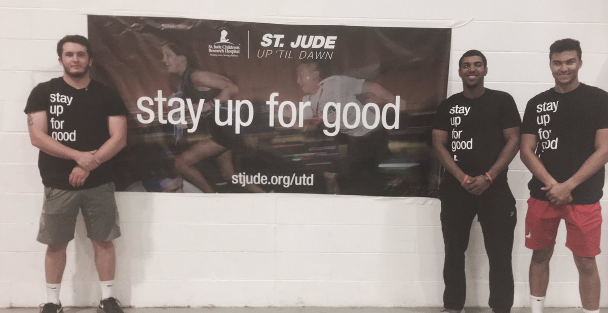 chris_tracz's tweet photo. Nice work by @RanTav26 @austindutch2 &amp; @mikeycasaleggio supporting @StJude Up Til Dawn this weekend. #🦊🇺🇸 https://t.co/emKq4mWF3d