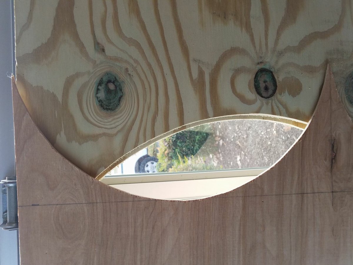 Richmond_Parade's tweet image. Smile! It’s Thanksgiving Week! 🙂🥧🦃🌽 #rvaparade2017 #floatbuilding #woodworking #rva