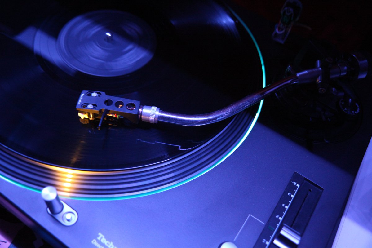 VinylSoundRadio's tweet photo. Oggi ore 18.30 nuovo dj set anni 80 con finale rock per amanti e non! Collegatevi al sito o scaricate le app per mobile.
Today at 18.30 a new 80s djset with a little bit rock final. Click on site https://t.co/AKj39v7b32 or download app for mobile. #80sdjset #VinylRecords #80s https://t.co/D85wwAAdxM