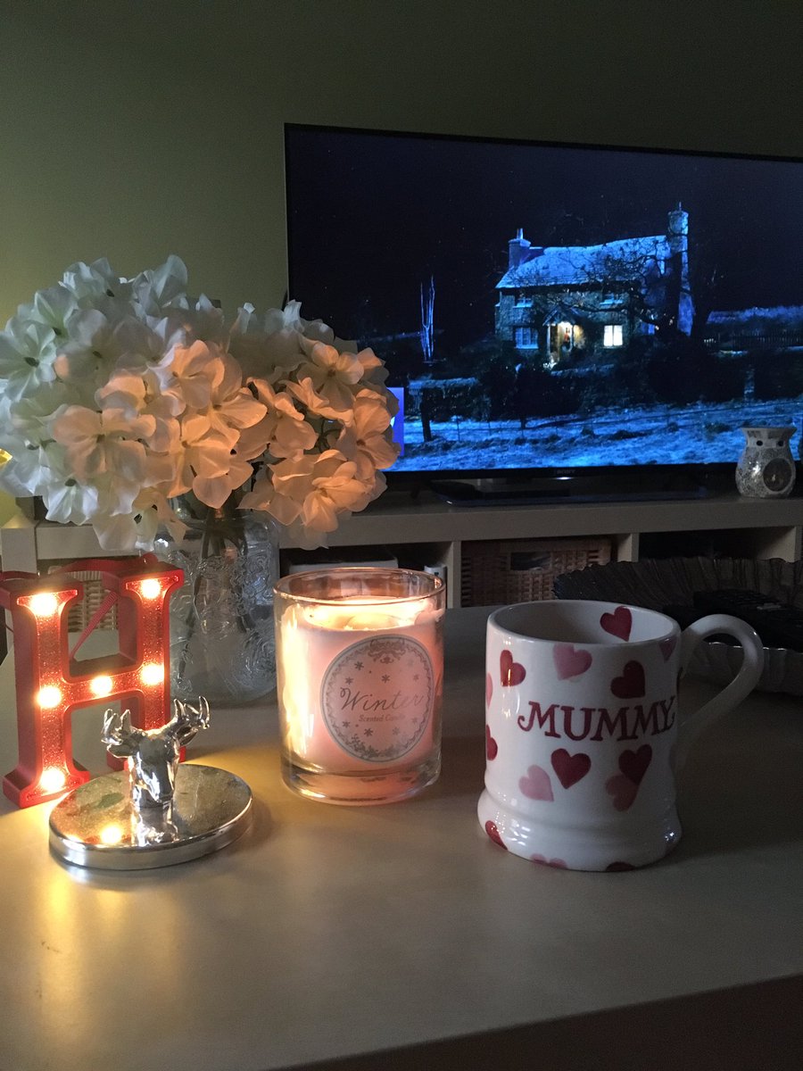 Angmair's tweet photo. Sunday Morning 🙌🏼 #ChristmasIsComing https://t.co/tPMoq8h5g2