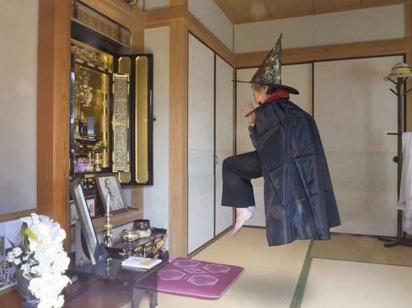 livedoornews's tweet photo. 【悟り】89歳の自撮りおばあちゃんに撮影のコツを聞いてみた「ひらめきで撮影」
https://t.co/zjzRdcnjSB

「面白そうと思ったらやってみるだけ。強いて言うなら恥ずかしいと思わないこと」と、自撮りに込める思いを語った。 https://t.co/YbVHg3No00