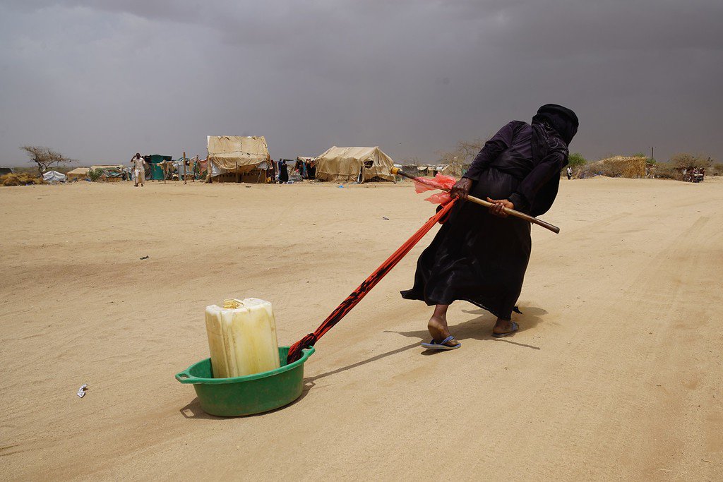 +15 million in #Yemen need assistance to access safe drinking water & sanitation; blocking fuel imports will not only reverse gains made in combating #cholera but also put millions at risk of a renewed cholera outbreak & other water-borne diseases. #WorldToiletDay #LetAidin