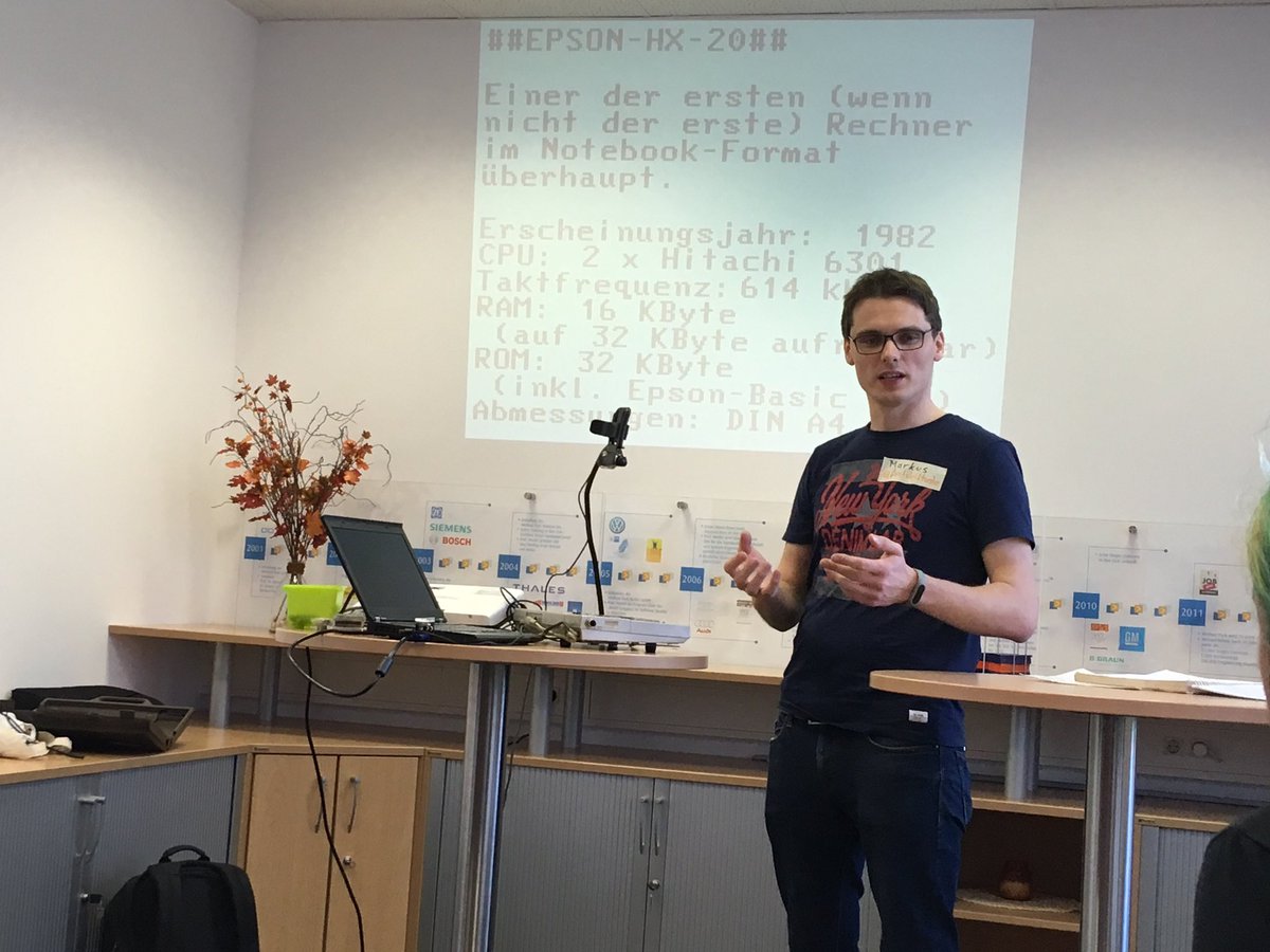 yooogan's tweet image. Erst mal ne Runde BASIC auf dem Epson HX-20 mit @feststelltaste #SWEC17