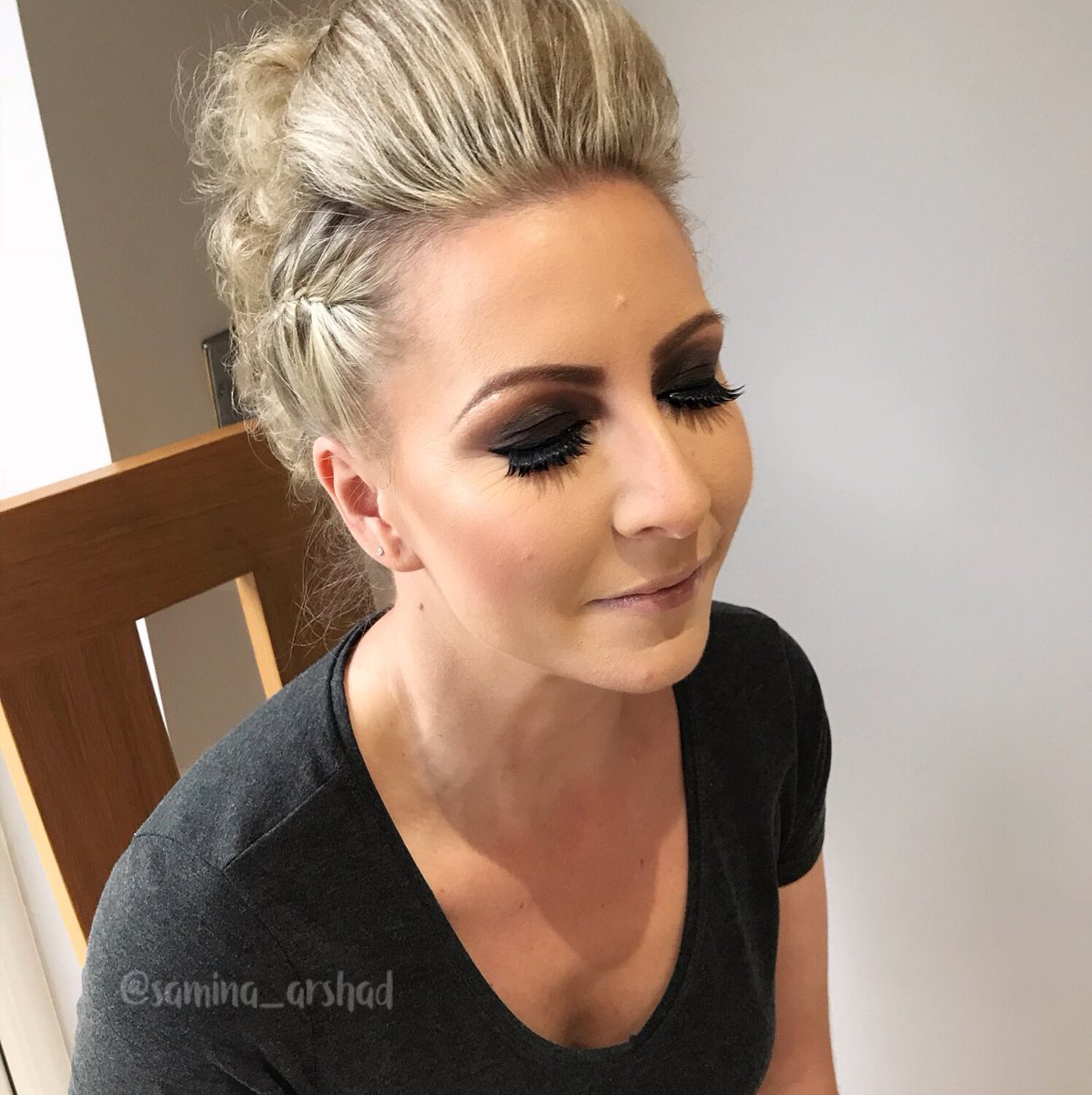 samina_arshad's tweet photo. Dark Smokey Eye #makeupartist #makeup #makeover #mua #lashes #eyebrows #esteelauder #glow #hudabeauty @hudabeauty #rosegold palette @EsteeLauderUK #doublewear  @thebalm #marylouminizer #highlight https://t.co/4PwmJWiuaq