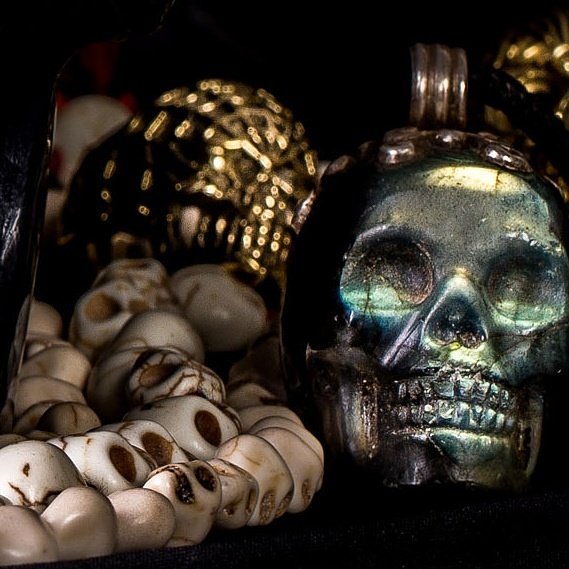 calaveroshop's tweet photo. Calaveros The Skull's World!!!
Grab Your Favorite Treasure Here>> https://t.co/95FOHlHfMB
FREE SHIPPING !!!! #goth #gothic #glock #skullrock  #skull #skulls #skullbracelt #skulllover  #skulljewelry  #skulllove #skullgirls  #skullgang  #skullkid #skullart #skullz  #skullbone https://t.co/RvNuFFD7d6