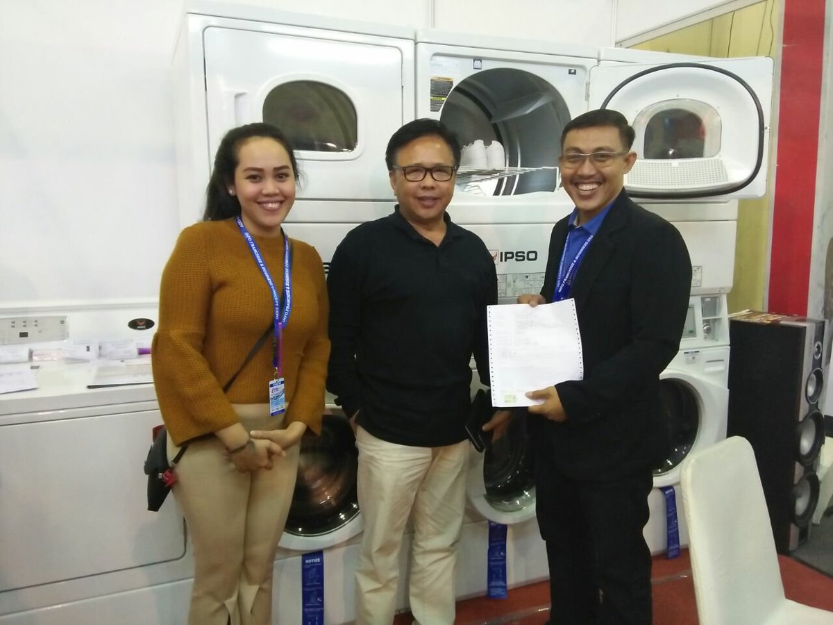 mesinlaundry's tweet photo. Closing paket laundry coin.
#mesinlaundry #ipso #ifbc2017 #laundry #laundrycoin #bisnislaundry #usahalaundry #neoexpo #indonesia #jakarta #balaikartini https://t.co/B2zggnmyNJ