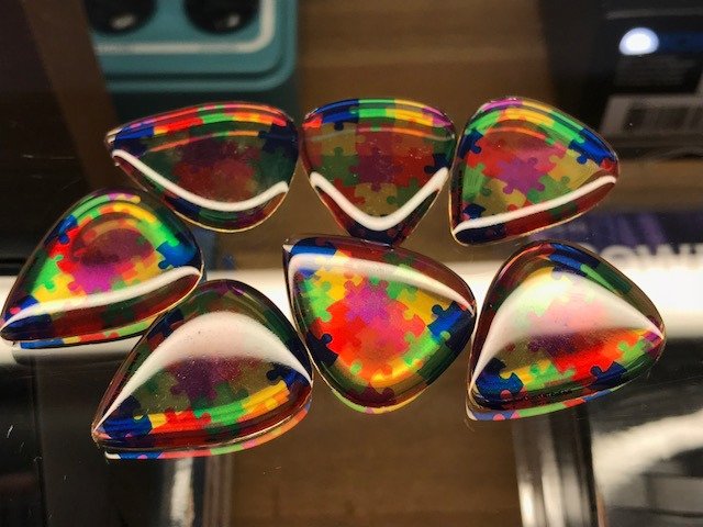 musicplant's tweet photo. 【つくば店】Hendrix Fuzz Faceと同じ回路を使用したMINI版FFM3が入荷！
https://t.co/wfaXPyFiAS
合わせて3D透過効果を施したエポキシ樹脂の中にパズルの模様を封じ込めたRick Rockギターピックも入荷！
#MP新着 #JimDunlop #FazzFace #JimiHendrix #RickRock
https://t.co/Gp0EYk6KLh https://t.co/FGvYwfKBFO