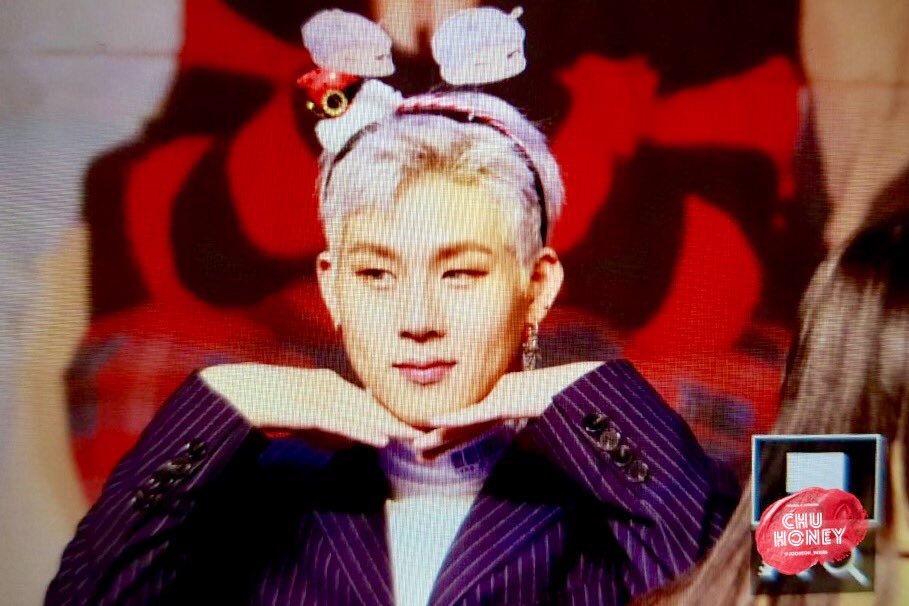 171119 대전팬싸 
눈덕이 되려했지만 주헌이가 너무 잘생긴탓에 이 계정을 다시 살릴래요 💧💧 

#MONSTA_X #몬스타엑스 #주헌 #JOOHEON #아름다워 <a href="/OfficialMonstaX/">몬스타엑스_MONSTA X</a>