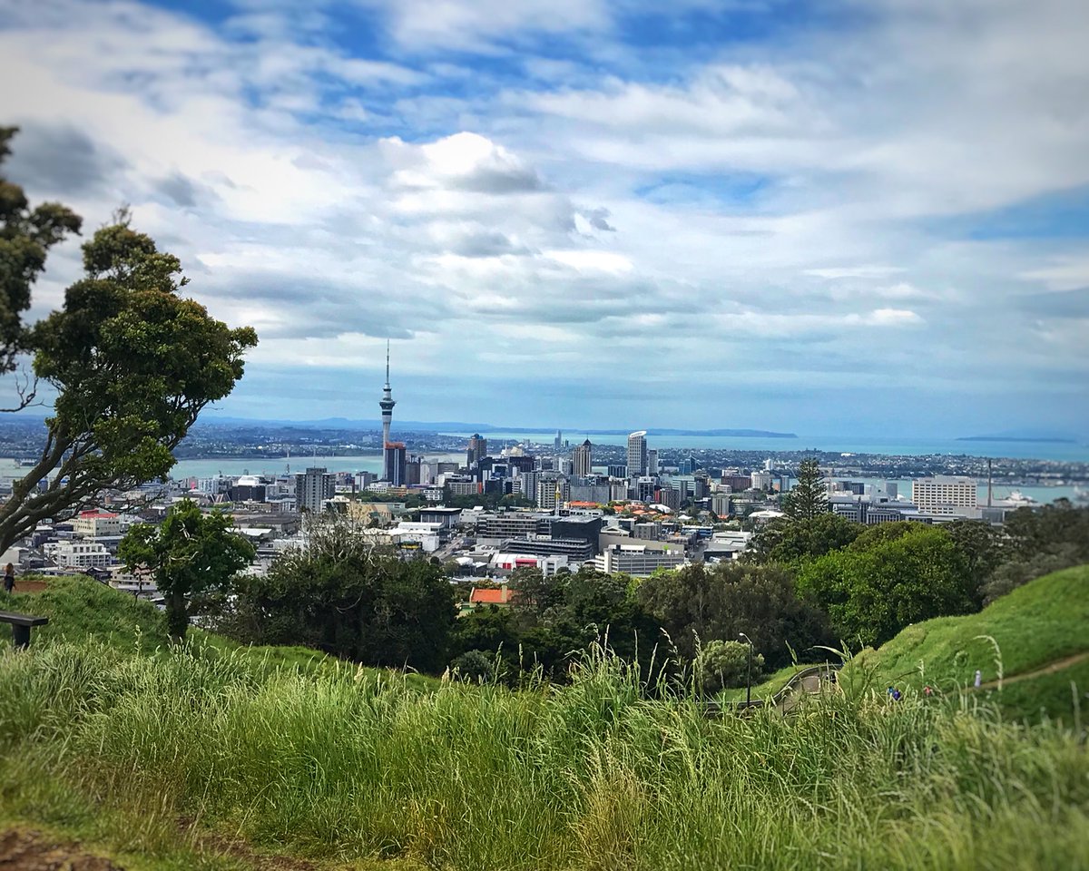 JenPetrie_86's tweet photo. I feel so lucky to have this view on the doorstep, it feels more and more like home everyday. I think I've fallen in love with a City on the other side of the world 😍🌃 #WelshGirl #Traveller #Backpacking #NewZealand #Auckland #MtEden #NorthIsland #Wanderlust #ItFeelsLikeHome https://t.co/Eu3ou0s124