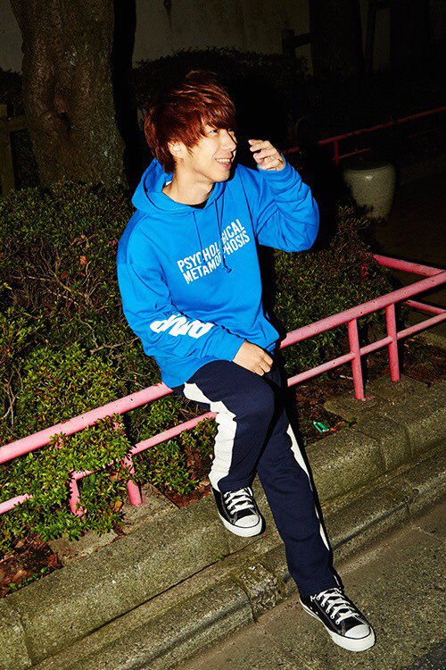 KEYTALKtweet's tweet photo. 「PSYCHOLOGICAL METAMORPHOSIS」
カタログモデルにKEYTALKが起用されました!!
みなさん、チェックしてくださいね!!

販売開始は11/25(土)12:00〜
https://t.co/Qz6TOlnar2
@psycho_metamor https://t.co/HoRNs7uTwL
