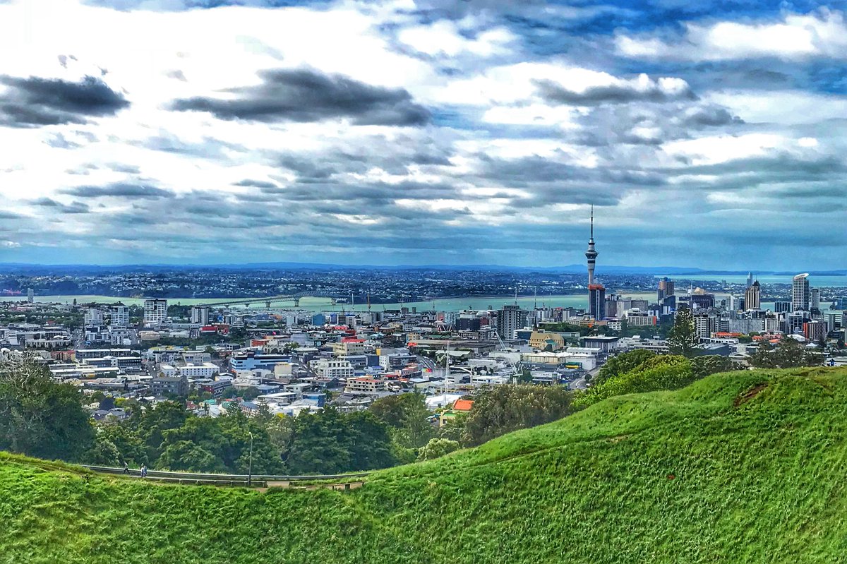 JenPetrie1's tweet photo. I feel so lucky to have this view on the doorstep, it feels more and more like home everyday. I think I've fallen in love with a City on the other side of the world 😍🌃 #WelshGirl #Traveller #Backpacking #NewZealand #Auckland #MtEden #NorthIsland #Wanderlust #ItFeelsLikeHome https://t.co/bqO0NVcsjn