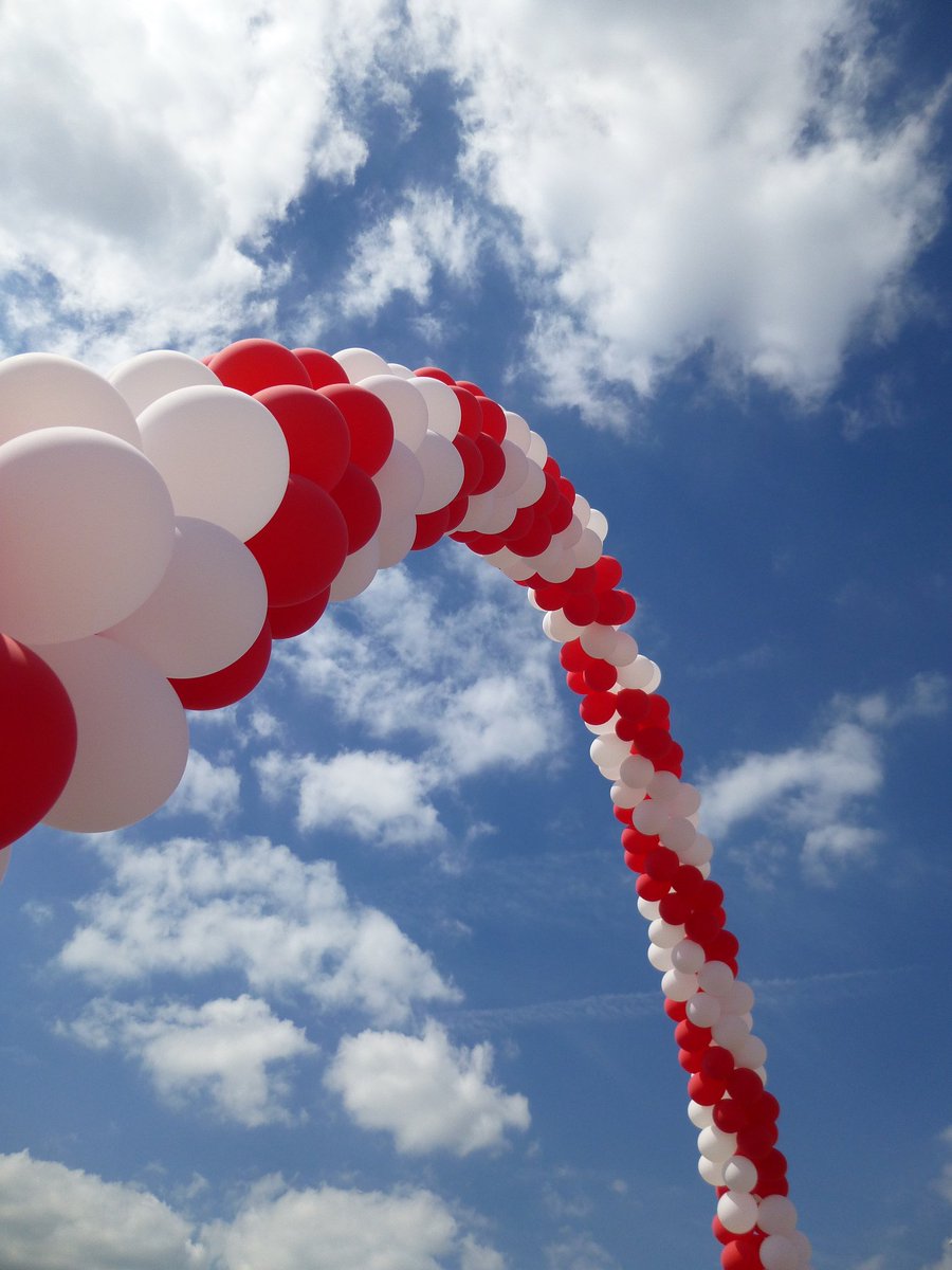 BalloonRepubl's tweet photo. Winkelopening is pas af met ballonversiering!!!
#congres #winkelopening #Styling https://t.co/QUoJp4n4Q5