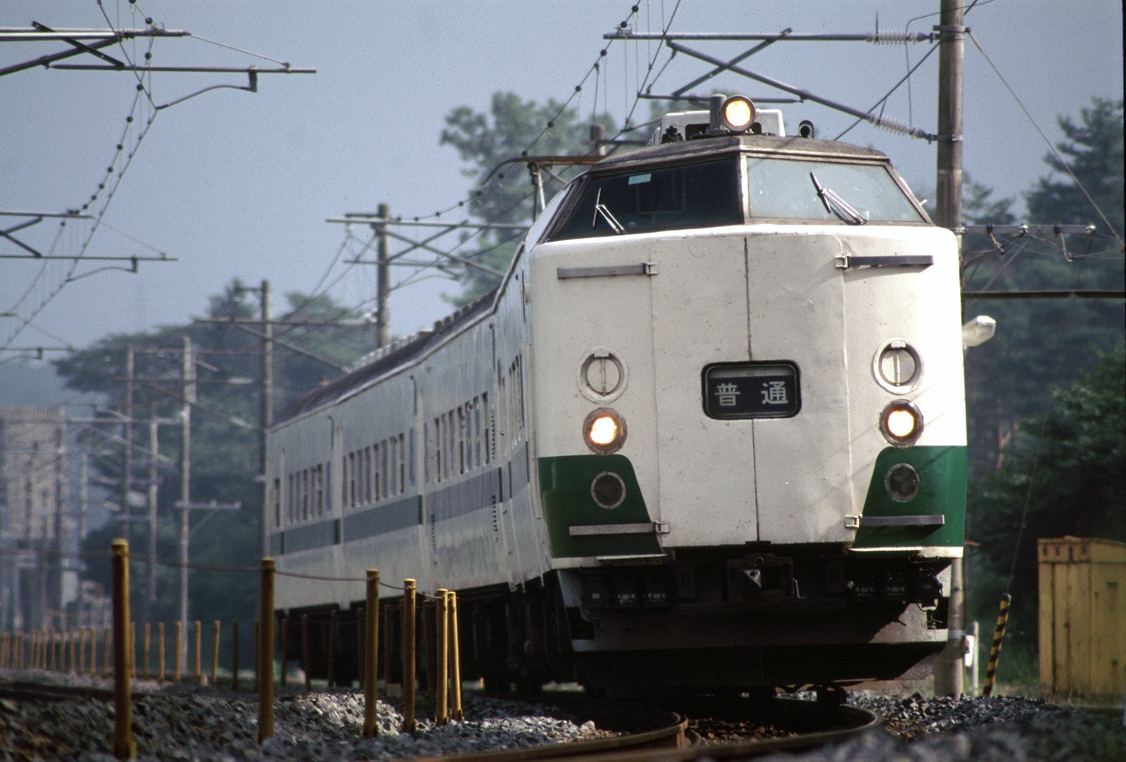 Ef81 503 715系1000番台 N1編成 徐々に数を減らしていた715系 そのトップナンバー 青森の種車とは違い 貫通扉は健在でした 1997 8 黒磯 高久 T Co Kvwudjw357 Twitter