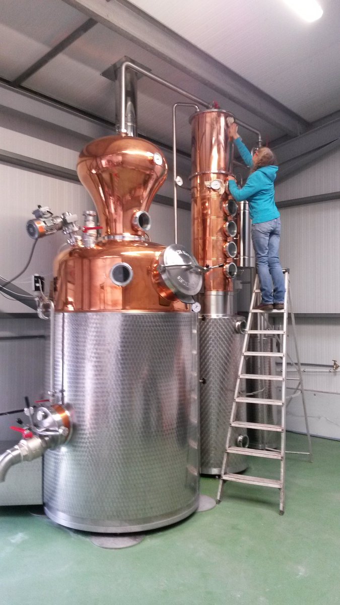 HenstoneDistill's tweet image. Hilda, our 1000 litre Kothe still has been installed. Don't think we'd factored in how much cleaning we'd need to do 😊. So pleased with the result though....#gin #whisky #distillery