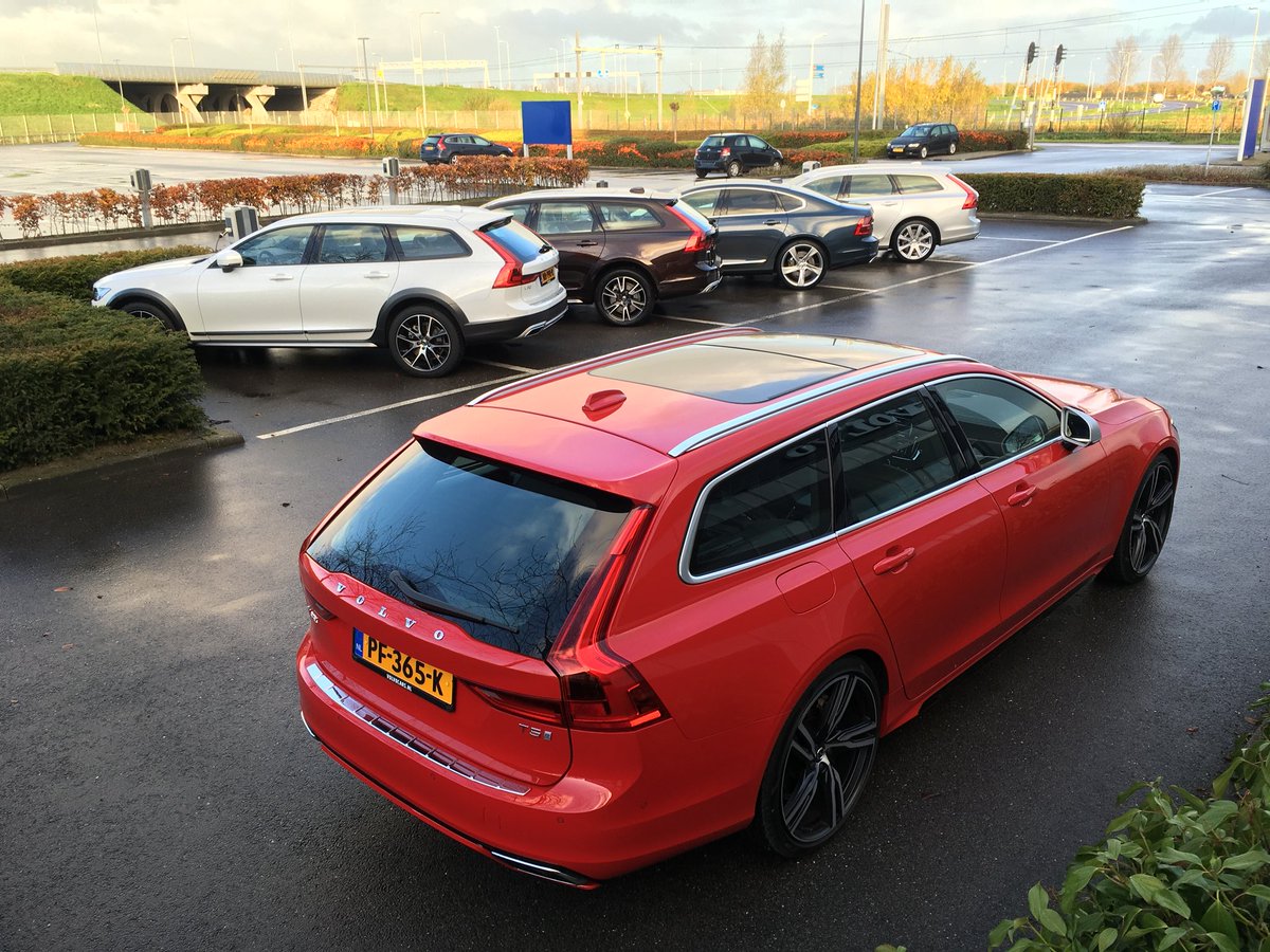 Mistervanloo's tweet photo. Vandaag @Only_for_Men te gast met @BowersWilkins bij @VolvoCarNL voor de Experience Tour! https://t.co/k1AOFTF9VP