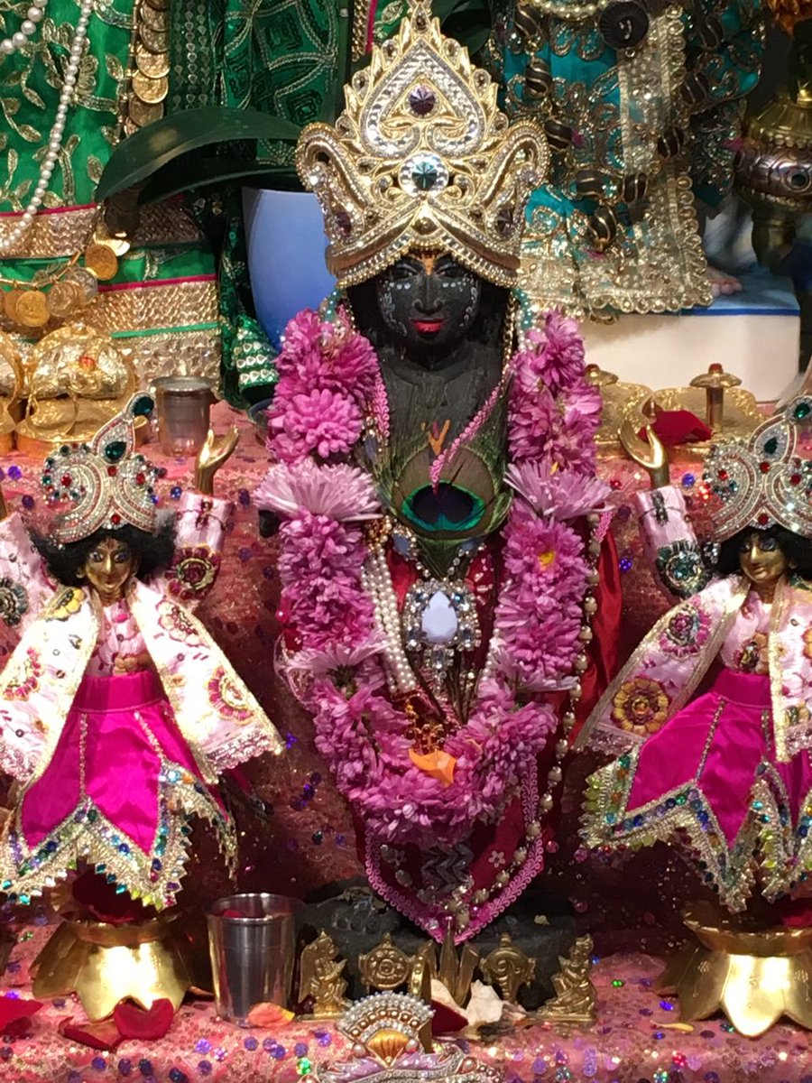 Manorama_sv's tweet photo. Oooji 💗 our #Eternall One Gopalji 💓 the sweetest One 🤗 https://t.co/jq7cnpyAnx