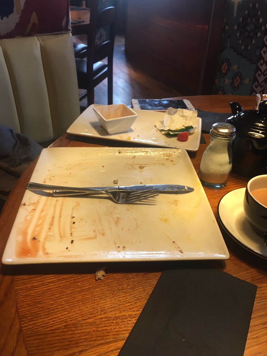 coghill_john's tweet image. Can't believe Eleanor was offended that the waiter said the breakfast might be to big for her to handle! #lovesherfood #emptyplate #notevenfull