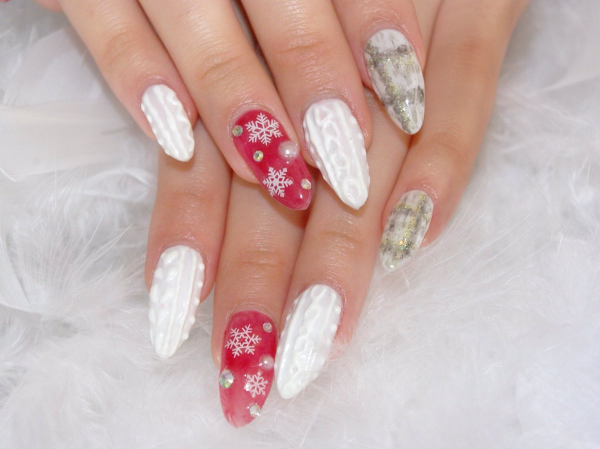 nail__M's tweet photo. ┈┈┈┈┈┈┈𓇼𓆉┈┈┈┈┈┈┈┈

冬ネイルにしてみたっ☃︎❅◡̈♥︎

#newnail
#ニットネイル
#冬ネイル
#スカルプネイル
#ネイル

┈┈┈┈┈┈┈𓇼𓆉┈┈┈┈┈┈┈┈ https://t.co/z4vsZ3jHKl