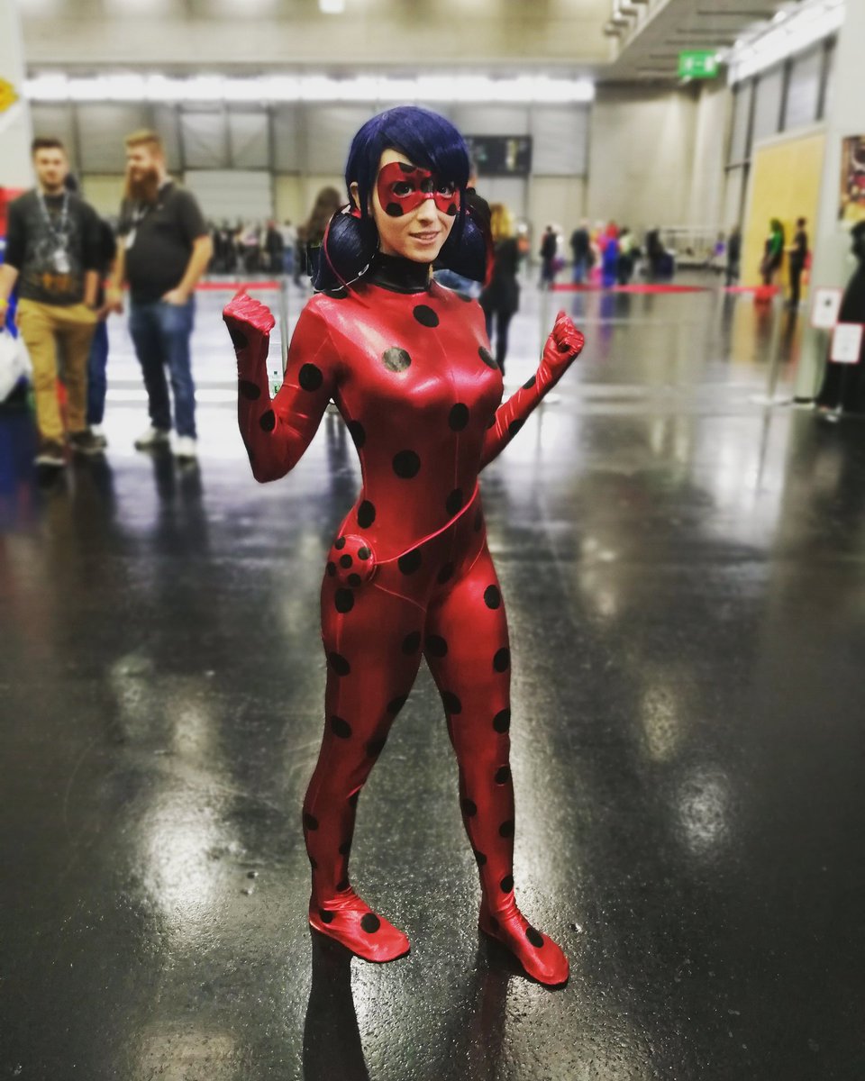 CohakuMagazin's tweet photo. Super cute Ladybug by @skymidgetcosplay โค๏ธโจ
#cohaku #cohakumagazine #cohakumagazine #cosplay #cosplaymagazin #cosplaymagazine #cosplaytutorials #cosplaytutorial #ladybug #ladybugcosplay https://t.co/ttPncnTiks