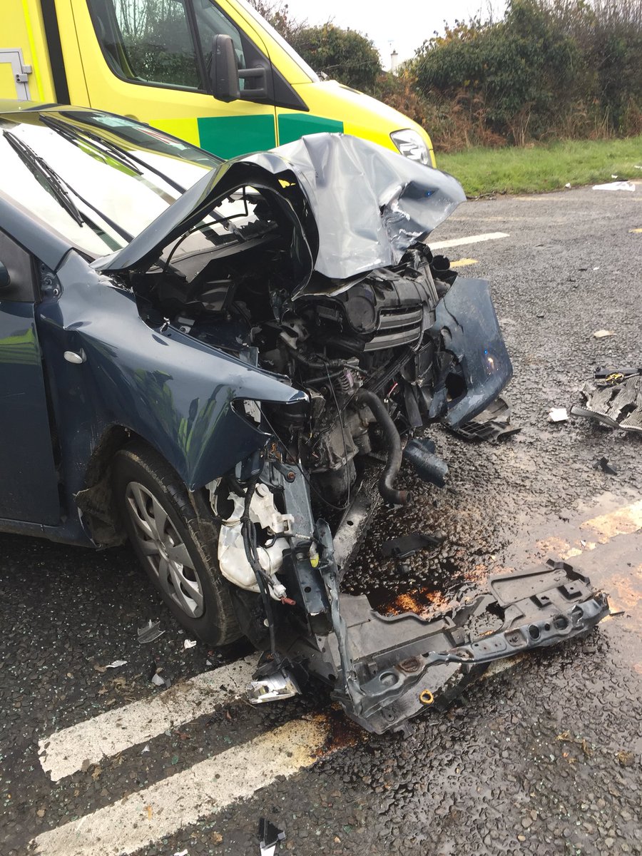 NAS_Waterford's tweet photo. Time to stop deaths on Irish Roads, World Day of Remembrance for Road Traffic Victims. #WRD2017 #ArriveAlive #SlowDown #999family #myemsday @AmbulanceNAS @RSAIreland @NasDirector @HSE_HR @aaroadwatch @WaterfordFire https://t.co/YfnjaqGtqC