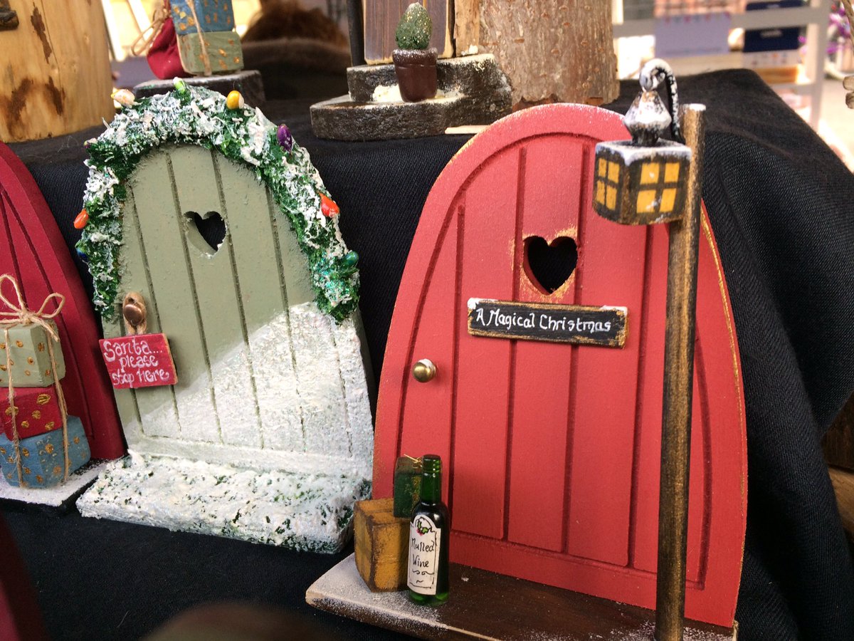 infmonkeycrafts's tweet photo. A lovely day in #liverpool we even have Christmas music😄Lots of gift ideas #fairy doors and lots more @_makersmarket Hope street Liverpool https://t.co/VGXLKlcO0h
