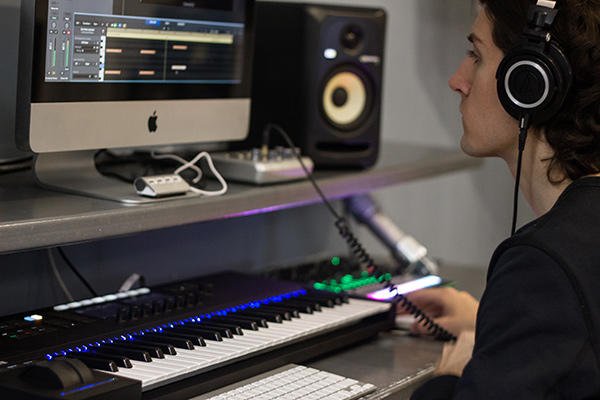 Komplete tweet media