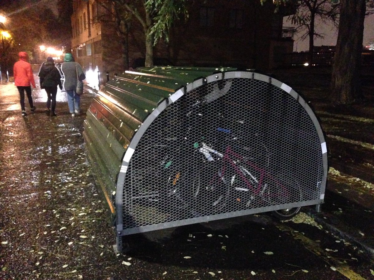 niaorfar's tweet image. Great to see secure on road bike parking in Bermondsey. @cardiffcouncil we could really do with some of these in cardiff! #liveablecities #activetravel @CdffCycleCity @cardiffbybike @CDF_Cycle_Chic