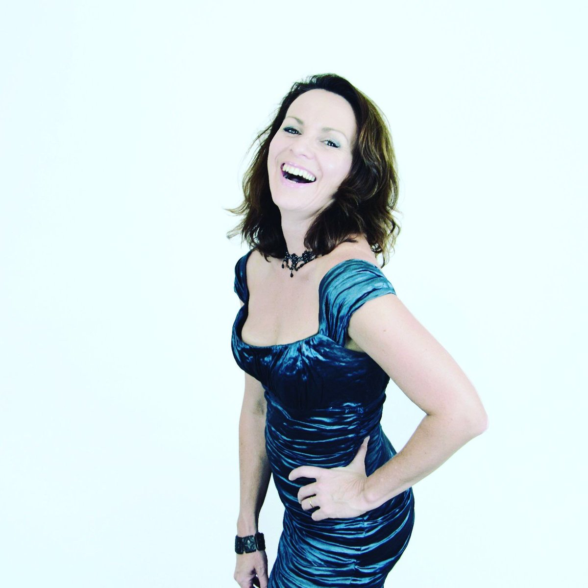 CuredBar's tweet photo. 🍎Not only do we make sure you have the most🍒delicious #food🍍&🍷#drink🍸we also have fabulous #music so get down to🍃 #CuredBar 🌱this #wednesday for 🎺#jazz night 🎻with 🎷#KarenLaneTrio 🎼 https://t.co/6ZmjTT2PzP