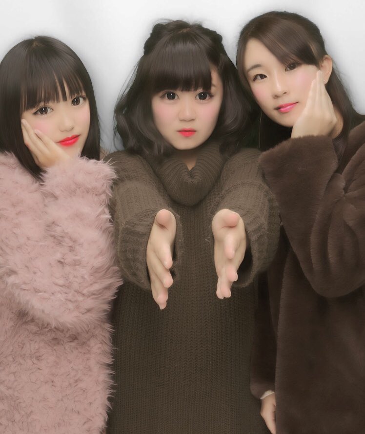 01202001K__ama's tweet photo. あいりゆまday❣️

チーズタッカルビ美味しかった！！
おなかいっぱいになったばっかなのに二人とも小籠包みたいなやつ食べようとするしプリでは事故りまくるしで大変だった(笑)
でも楽しかったからいいや～😌 https://t.co/h7ZFz1FJN4