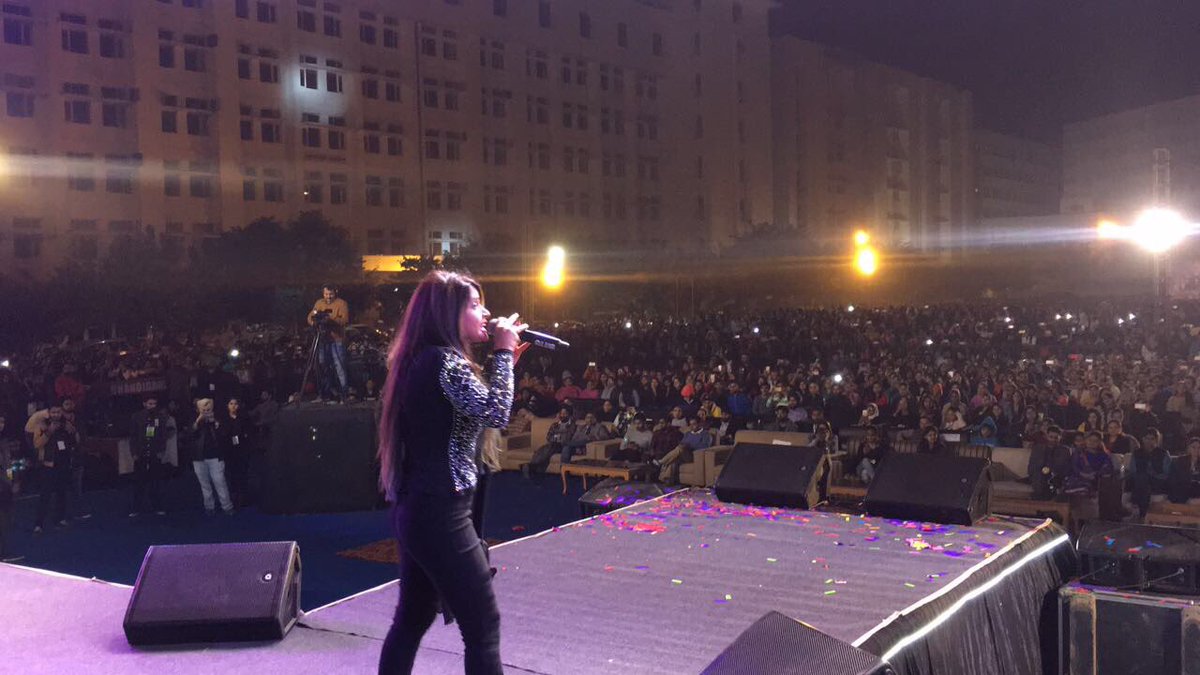 1MissPooja's tweet photo. Had great fun performing at #chandigarhuniversity last night !! 

#studentpower #firangi #parinday #gabruunation https://t.co/hF6NNfJFpQ
