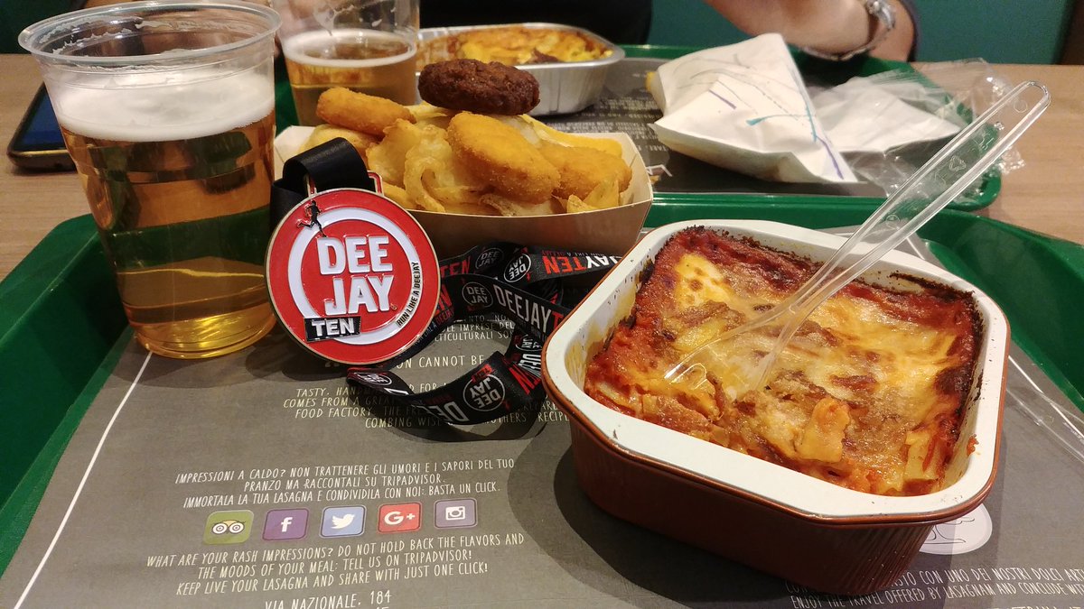 Fains93's tweet photo. Adesso... Magna like a deejay! @radiodeejay #deejayten #magnalikeadeejay https://t.co/8tLGyO4t5F